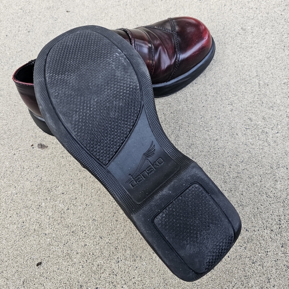 Dansko Women's Red and Black Loafers - Picture 7 of 7